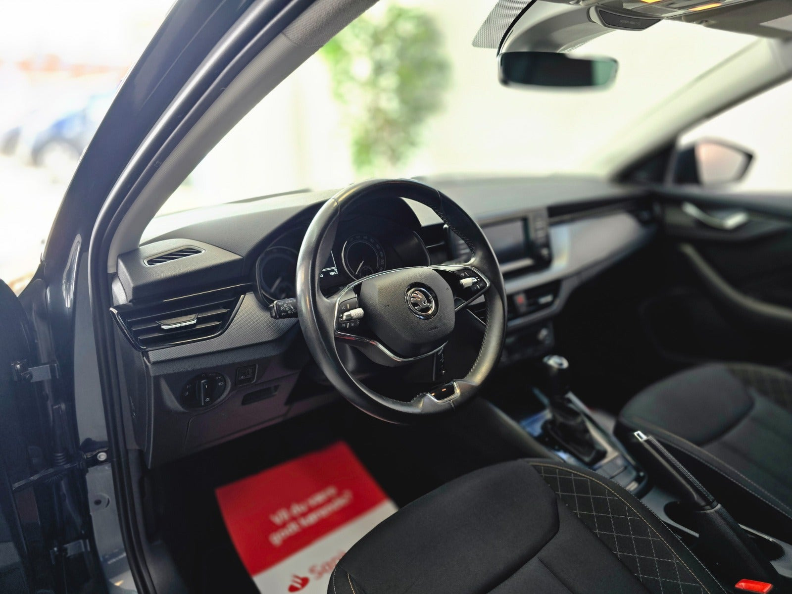Grå Skoda Scala fra 2021
