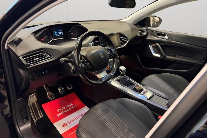 Sort Peugeot 308 fra 2018