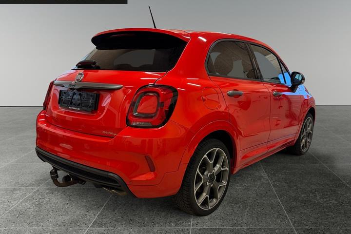 Rød Fiat 500X fra 2020