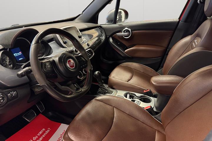 Rød Fiat 500X fra 2020