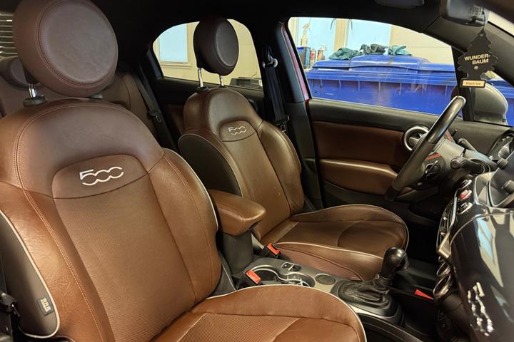 Rød Fiat 500X fra 2020