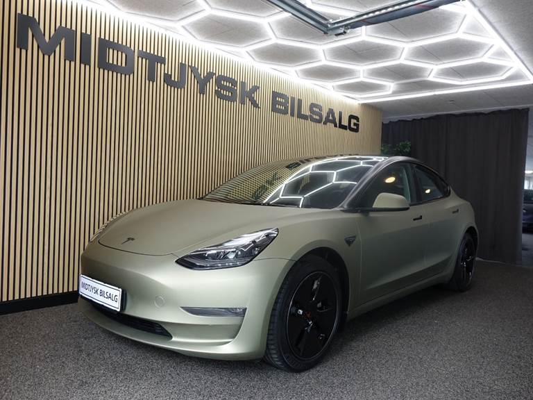 Tesla Model 3 Long Range AWD