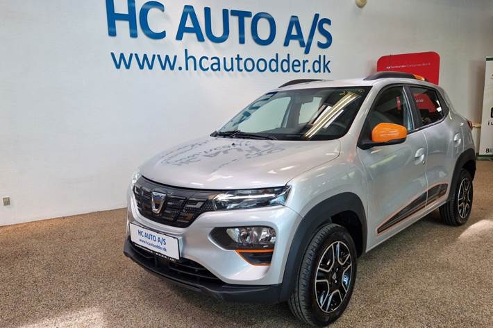 Sølv Dacia Spring fra 2022 set udefra