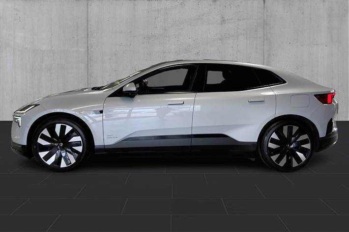 Grå Polestar 4 fra 2024