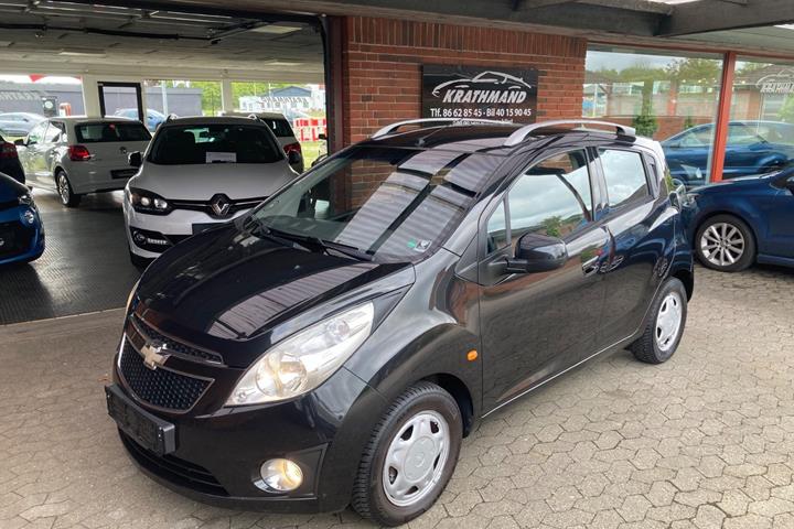 Sort Chevrolet Spark fra 2010 set udefra