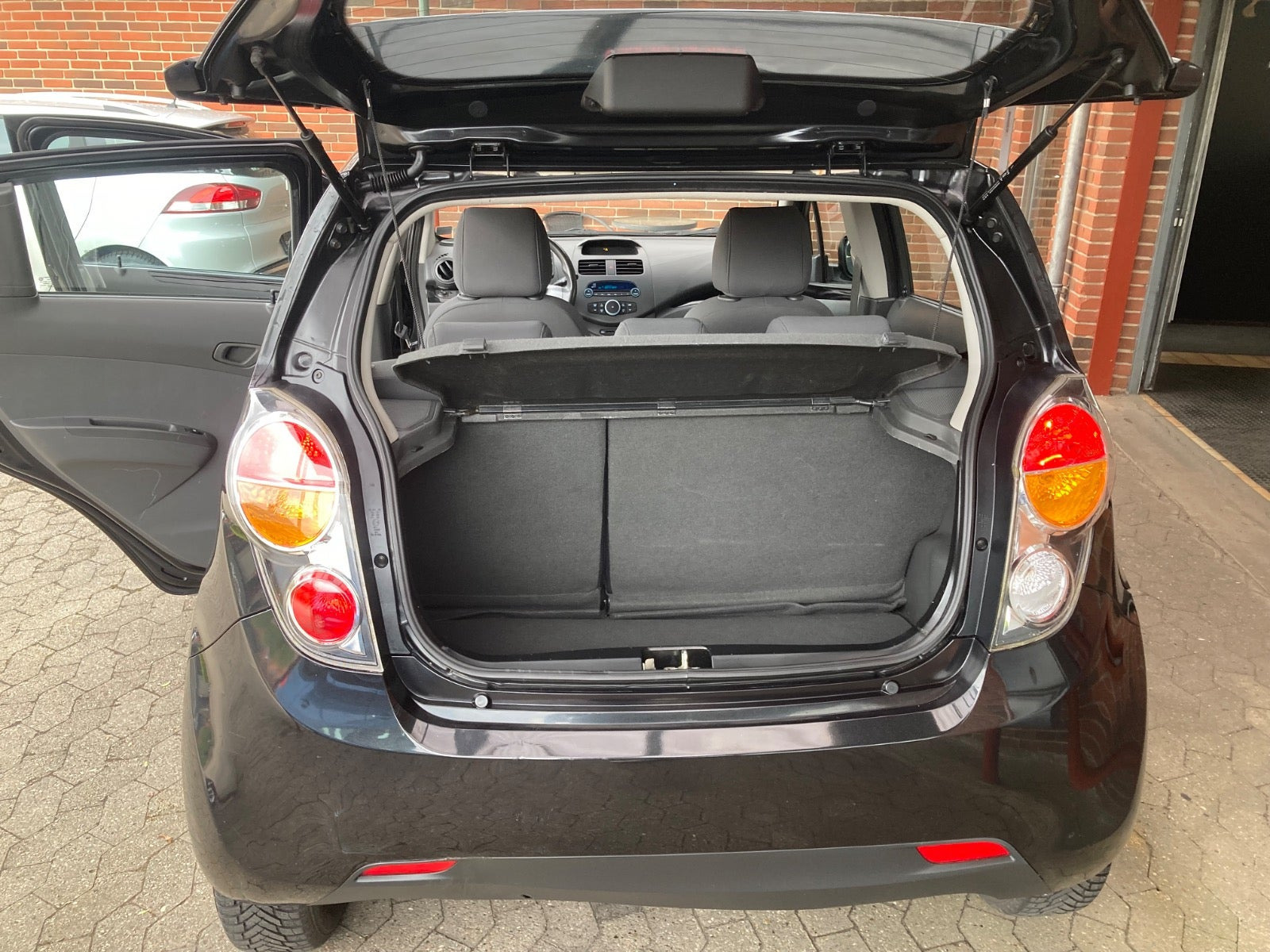 Sort Chevrolet Spark fra 2010