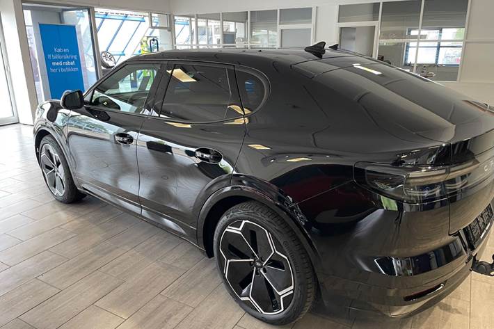 Sort Ford Capri fra 2024