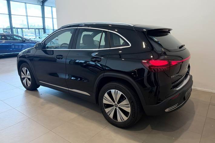 Sort Mercedes EQA250 fra 2025