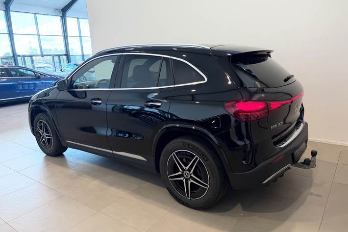 Sort Mercedes EQA300 fra 2025