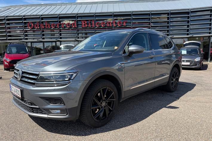 Grå VW Tiguan Allspace fra 2020