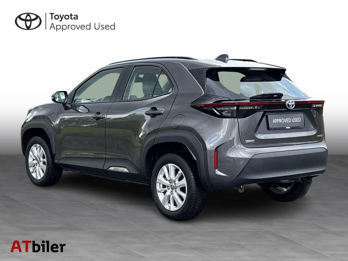 Sort Toyota Yaris Cross fra 2023