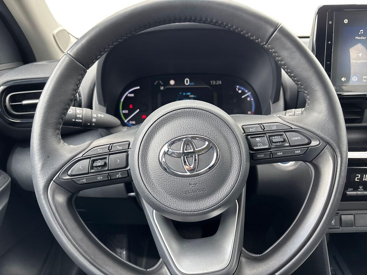 Sort Toyota Yaris Cross fra 2023