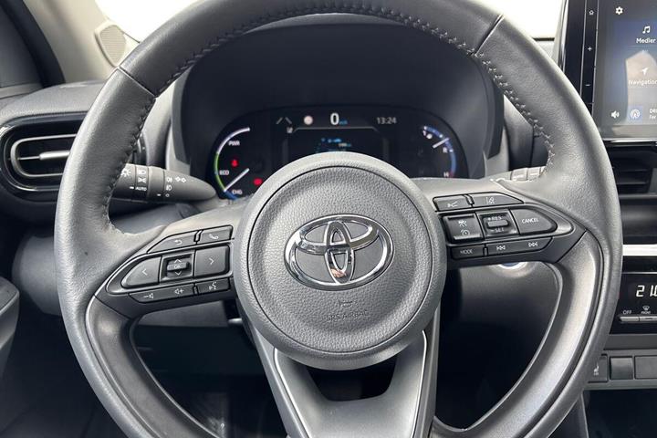 Sort Toyota Yaris Cross fra 2023