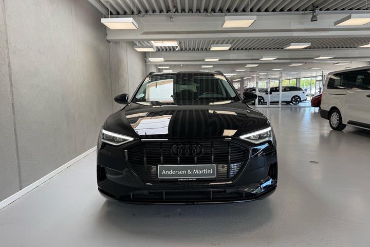 Sort Audi e-tron fra 2022