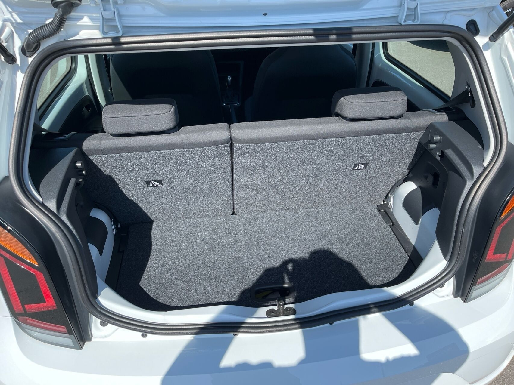 Hvid VW e-up fra 2021