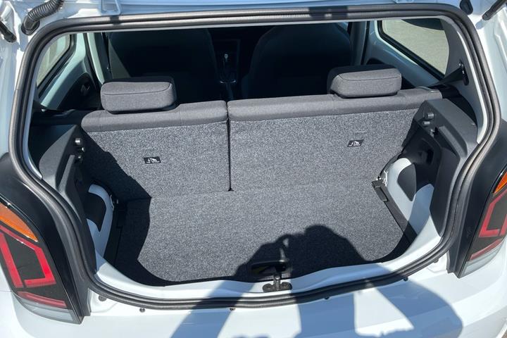 Hvid VW e-up fra 2021