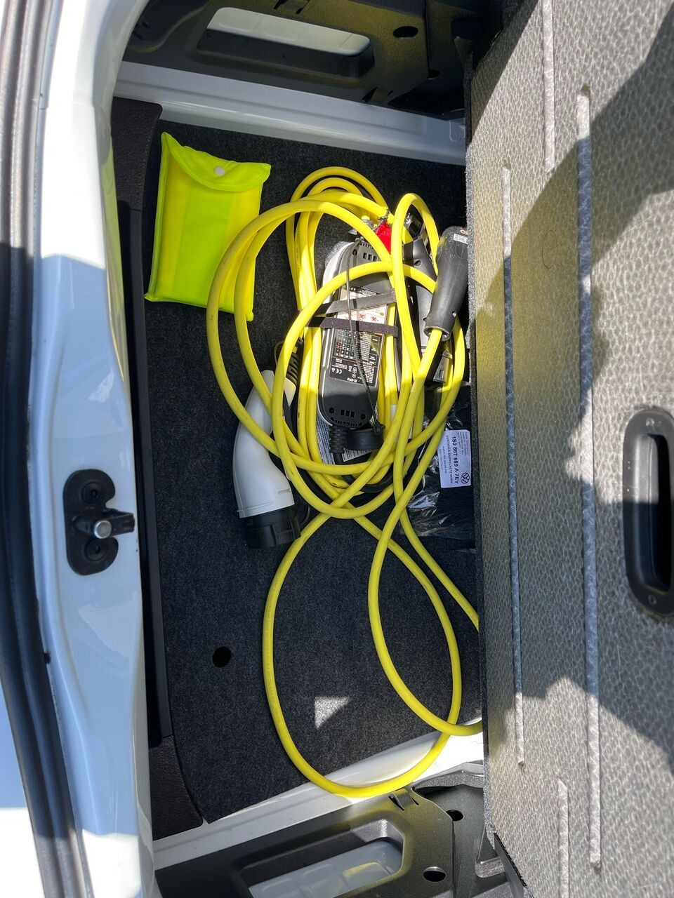 Hvid VW e-up fra 2021