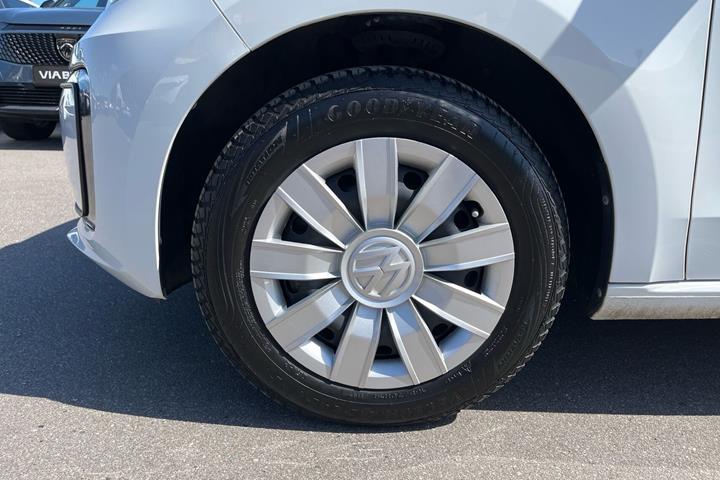 Hvid VW e-up fra 2021