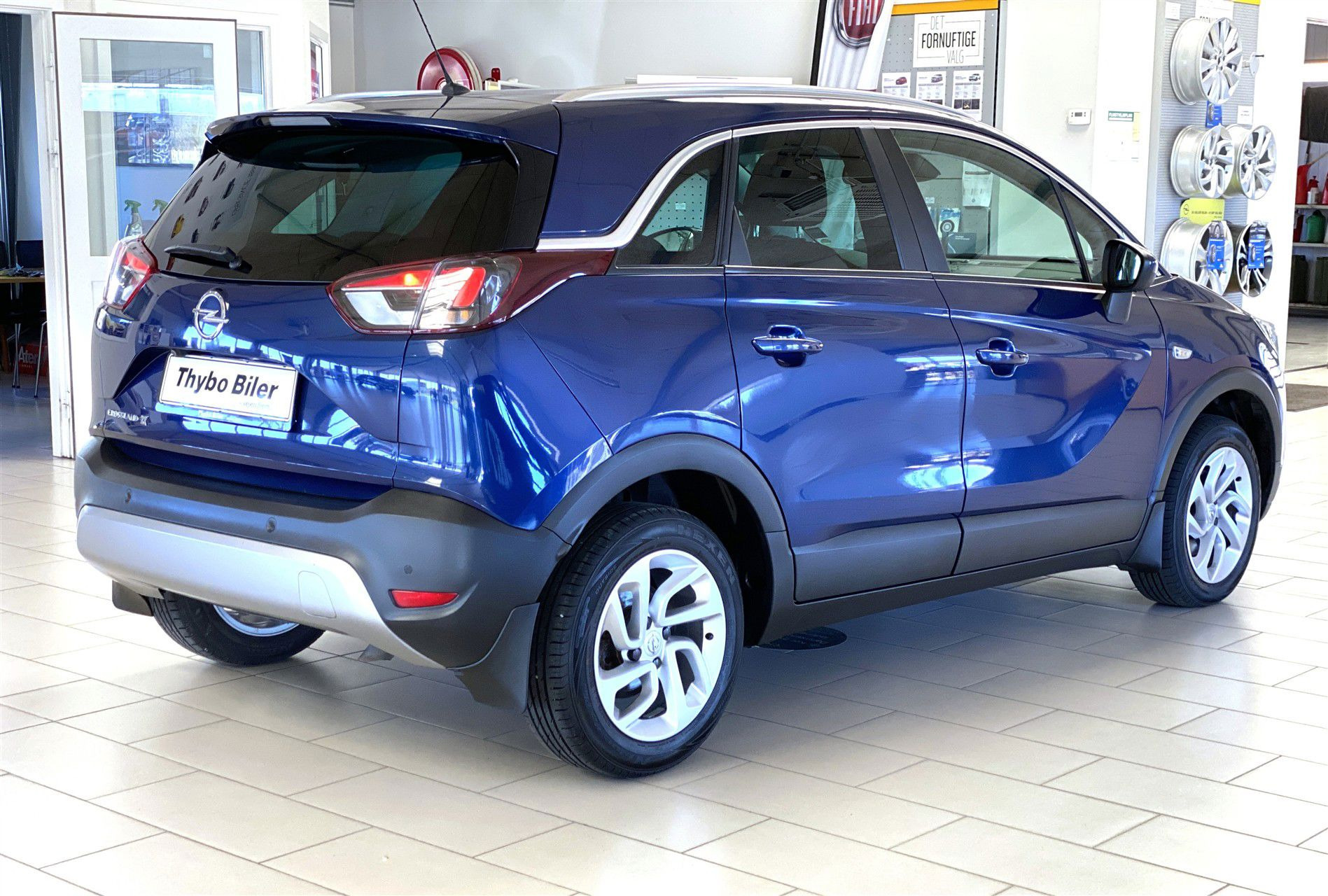 Blå Opel Crossland X fra 2020