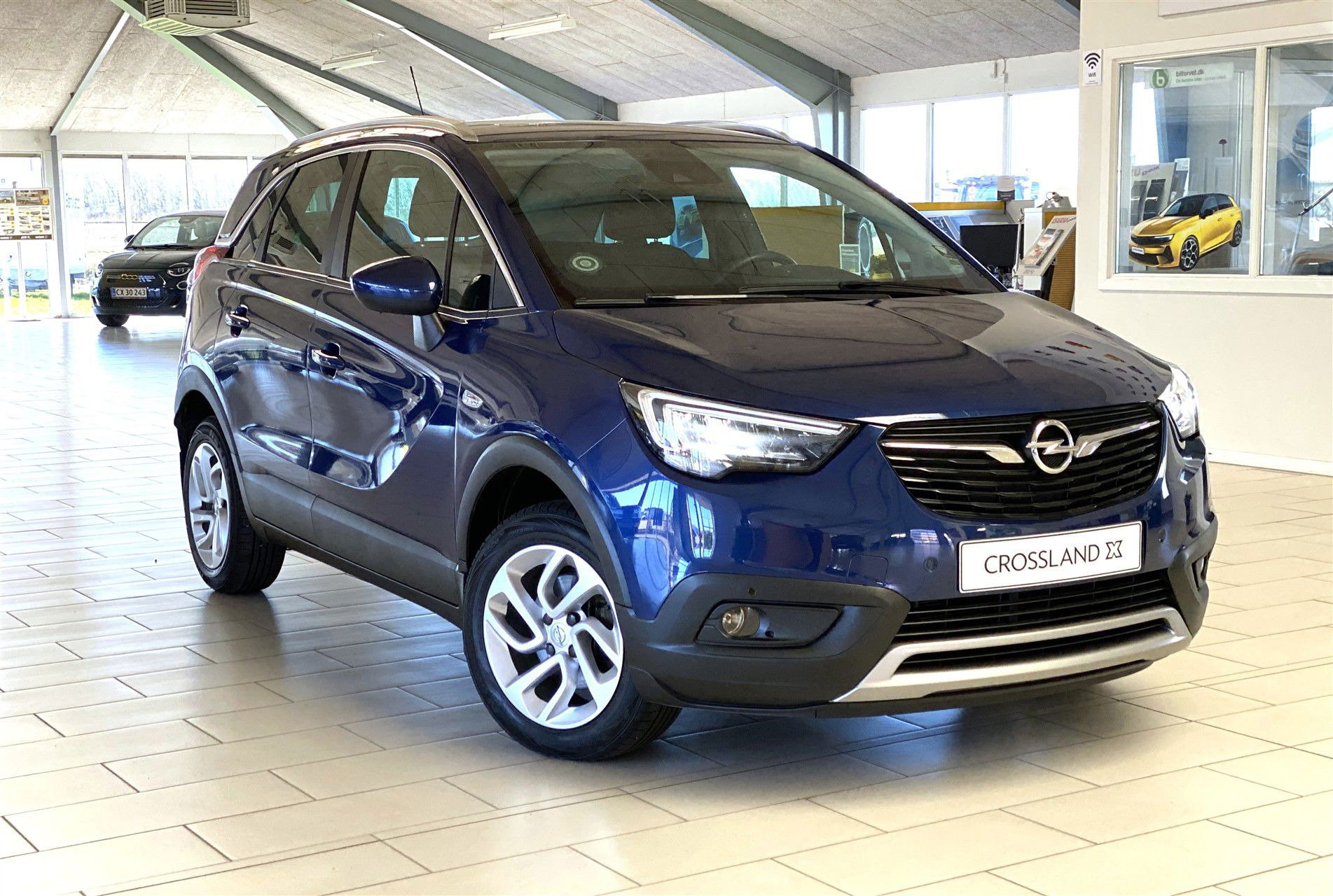 Blå Opel Crossland X fra 2020