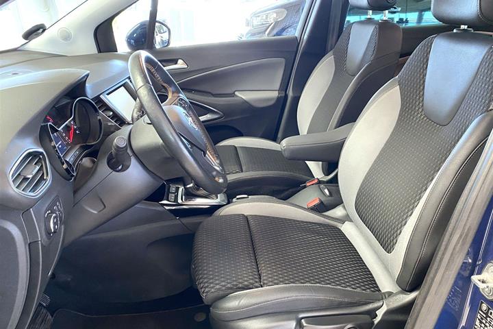 Blå Opel Crossland X fra 2020