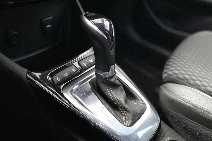 Blå Opel Crossland X fra 2020