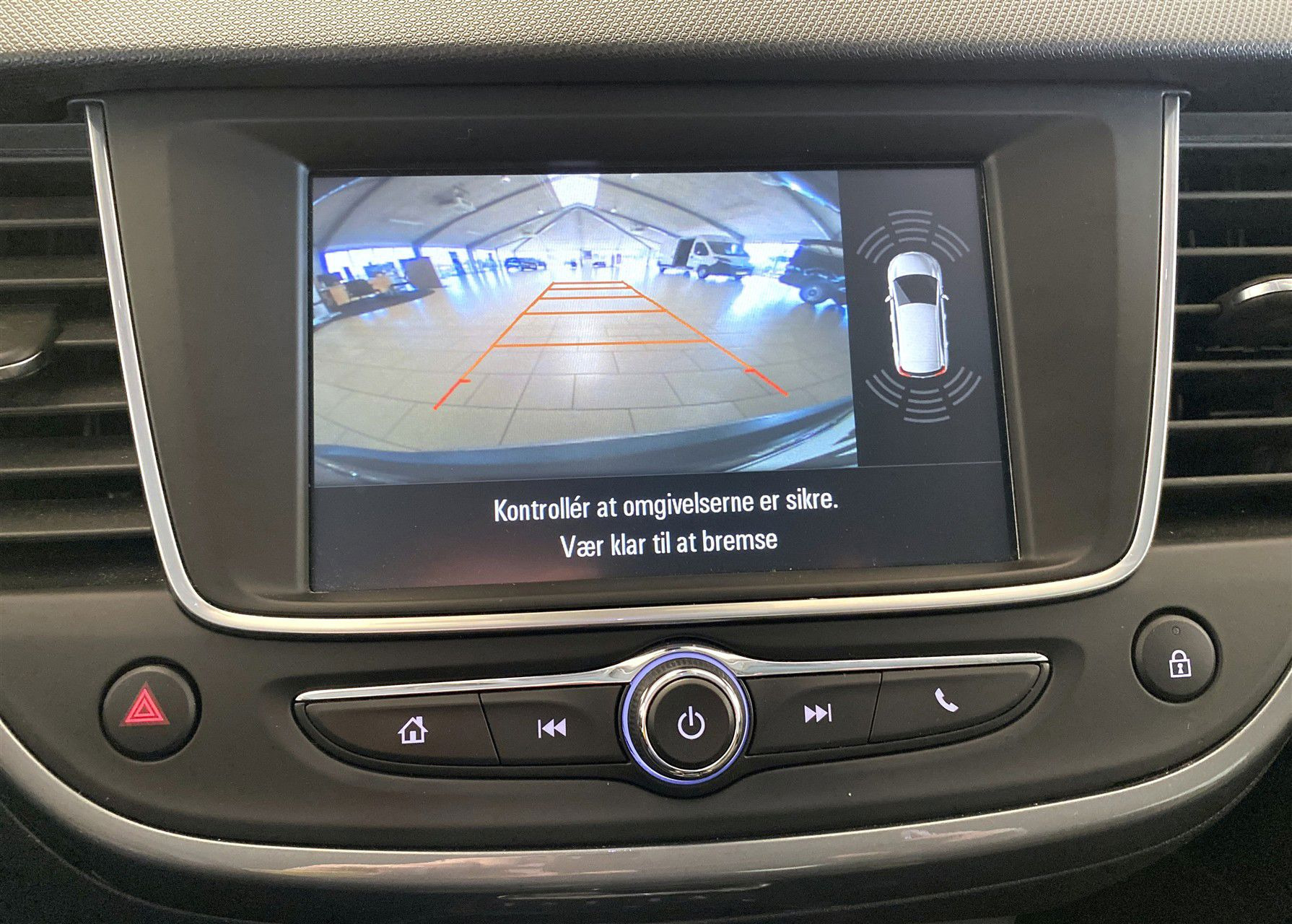 Blå Opel Crossland X fra 2020
