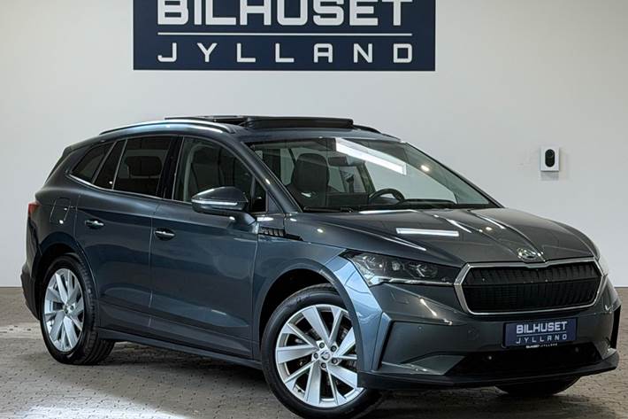 Grå Skoda Enyaq fra 2022 set udefra