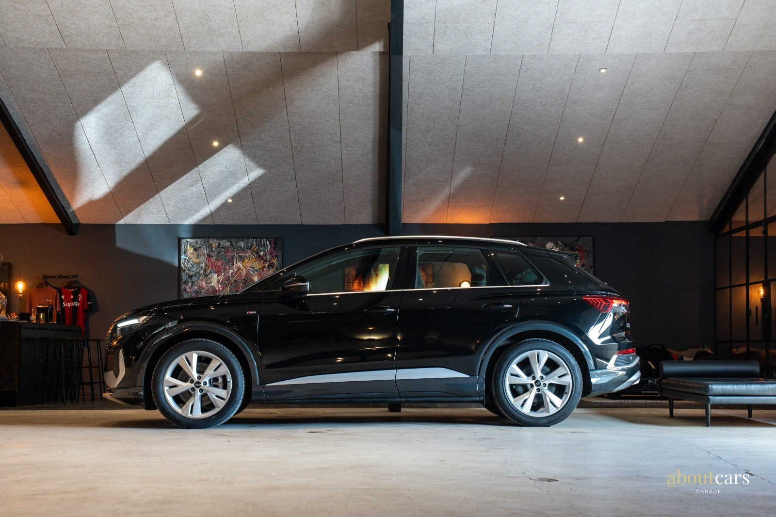 Sort Audi Q4 e-tron fra 2024