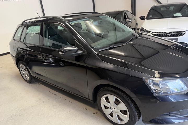 Sort Skoda Fabia fra 2016