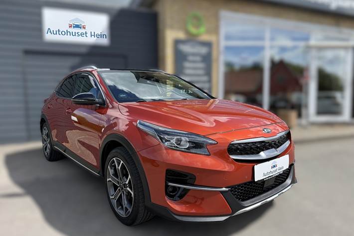 Orange Kia XCeed fra 2020 set udefra