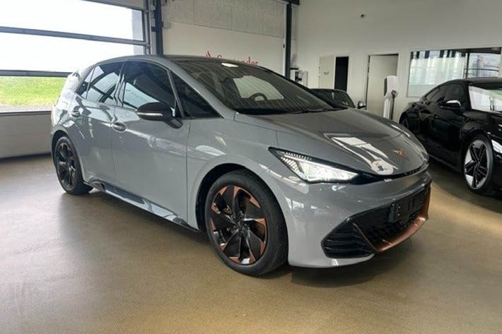 Grå Cupra Born fra 2023