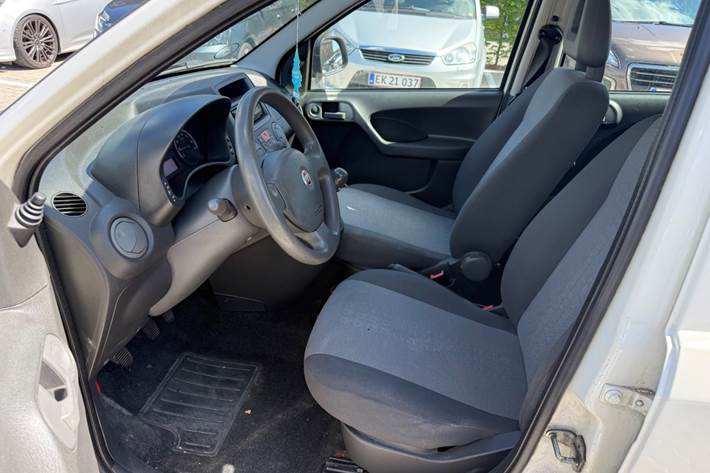 Hvid Fiat Panda fra 2003