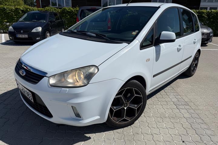 Hvid Ford C-MAX fra 2010 set udefra