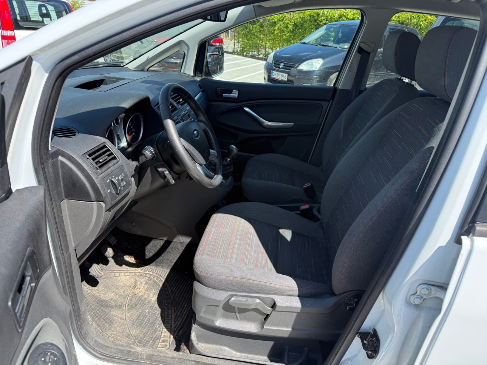 Hvid Ford C-MAX fra 2010