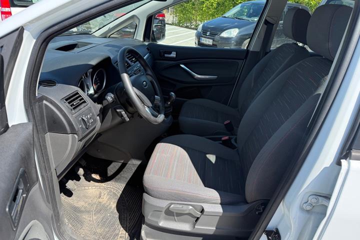 Hvid Ford C-MAX fra 2010