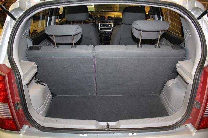 Sølv Kia Picanto fra 2004