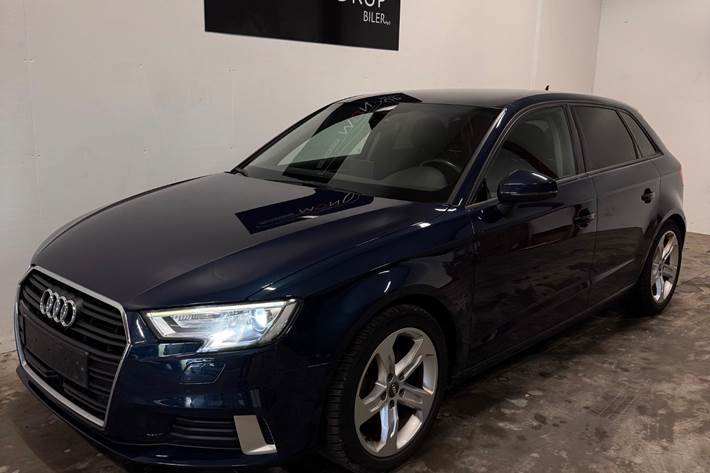 Blå Audi A3 fra 2017