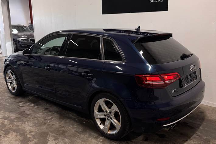 Blå Audi A3 fra 2017