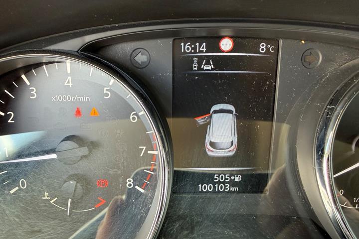 Grå Nissan Qashqai fra 2014