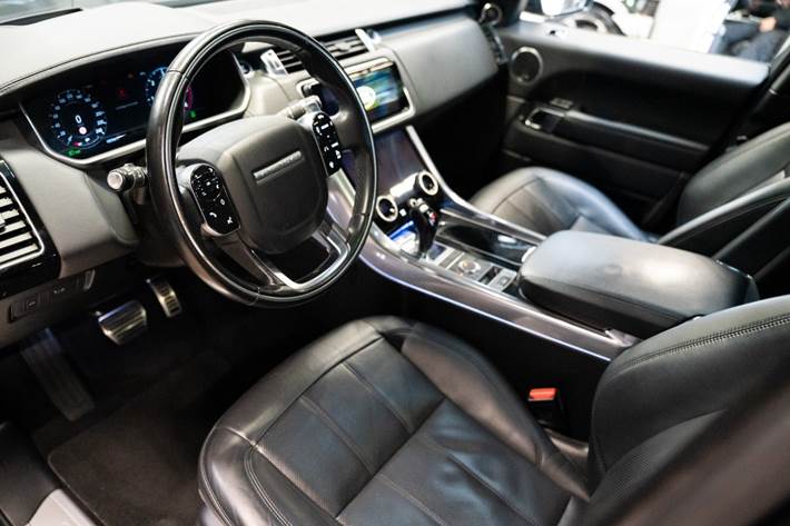 Grå Land Rover Range Rover sport fra 2018