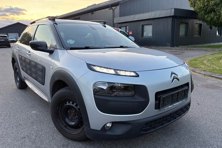 Sølv Citroën C4 Cactus fra 2016 set udefra