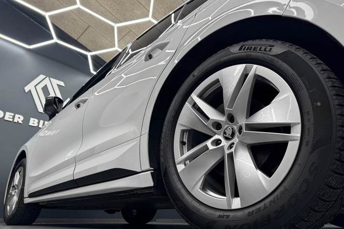 Hvid Skoda Enyaq fra 2026
