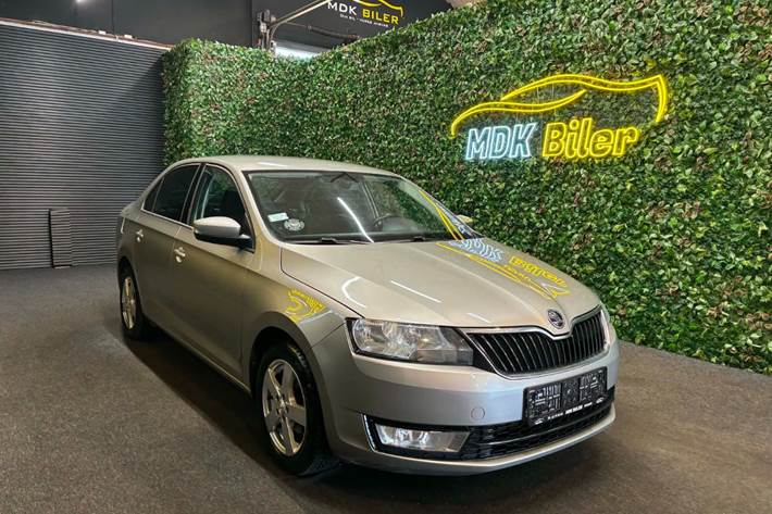 Beige Skoda Rapid fra 2017
