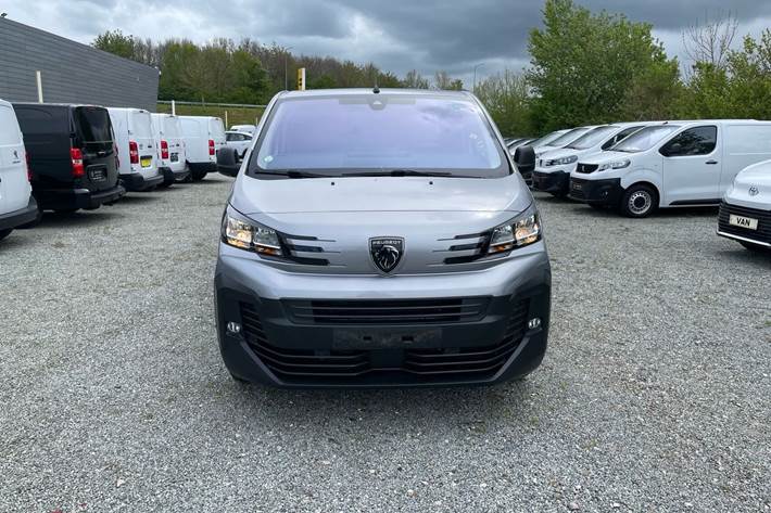 Sølv Peugeot e-Expert fra 2025