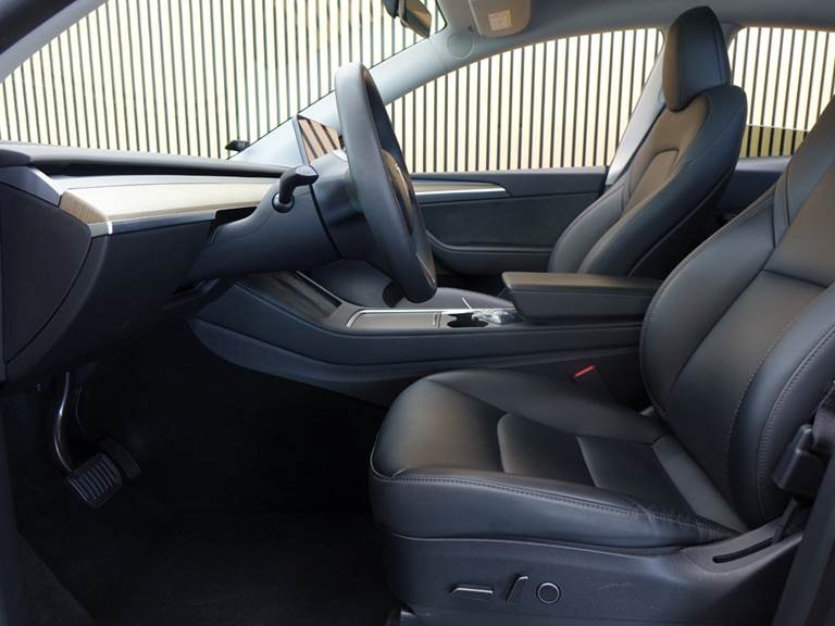 Tesla Model Y RWD