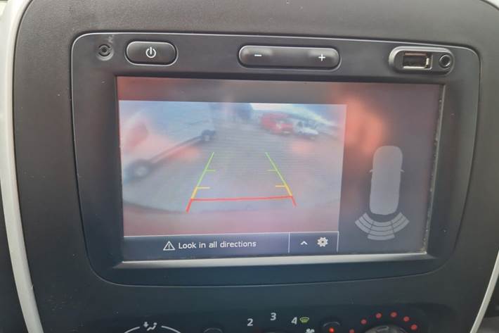 Rød Renault Trafic T29 fra 2018