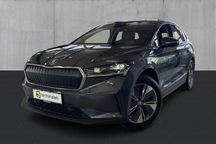 Grå Skoda Enyaq fra 2021 set udefra