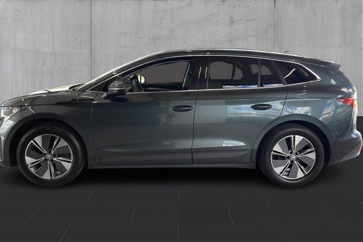 Grå Skoda Enyaq fra 2021