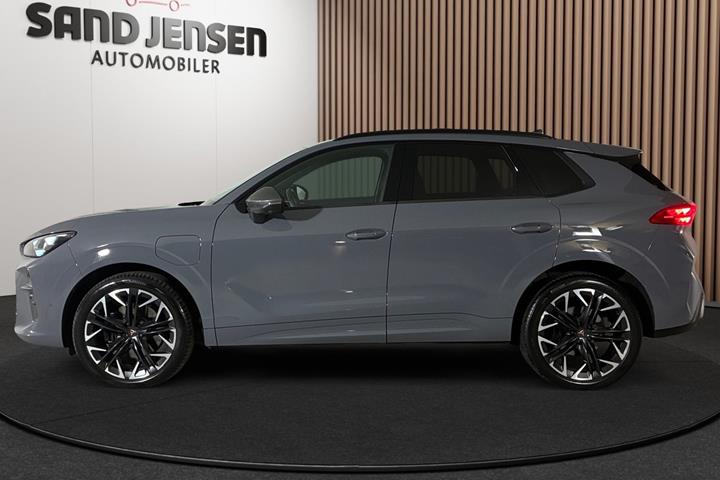 Grå Cupra Terramar fra 2025 set udefra